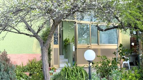 SE162 - Marotta, comodo trilocale con giardino e posto auto