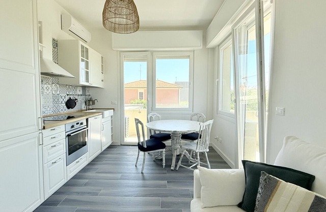 SE169 – Senigallia, Three-Room Apartment Facing the Sea with Air Conditioning