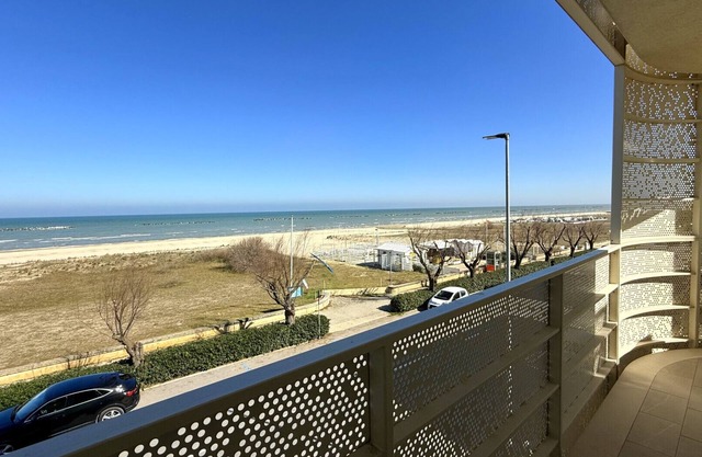 SE171 - Senigallia, new seafront three-room apartment