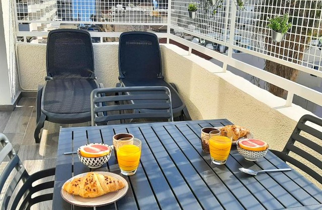 Sea Breeze Central, 2bed