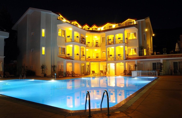 Sea Breeze Hotel & Apartments