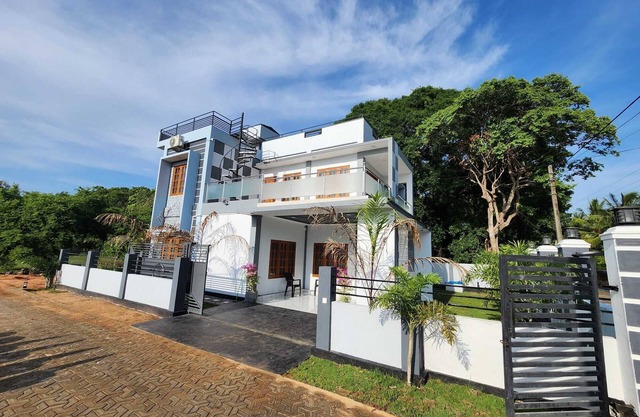 Sea Breeze Nilaveli Beach Villa