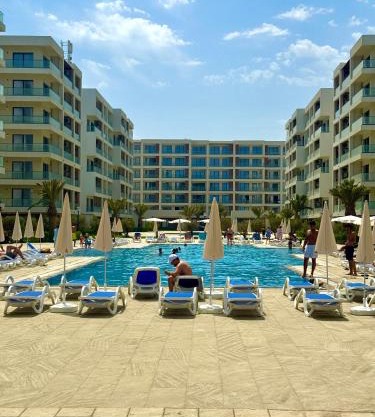 Sea Breeze, Park Residence 2 with Seaview