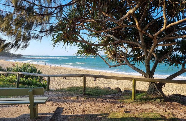 Sea Esta @ Moffat Beachside, Pet friendly, quiet street, adjacent to park.