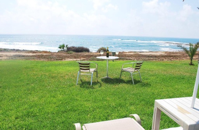 Sea Front Villa, Heated Private Pool, Amazing location Paphos 323