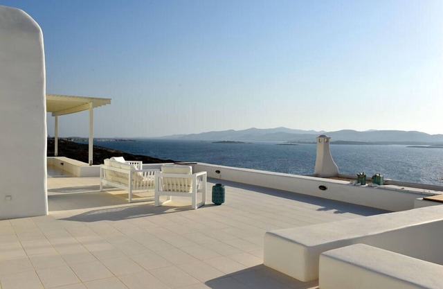 Villa frente al mar, piscina privada, a poca distancia de la playa, a estrenar