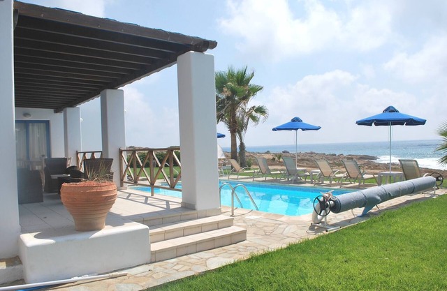 Sea Front Villa With Private Heated Pool, Quiet Area Paphos 322