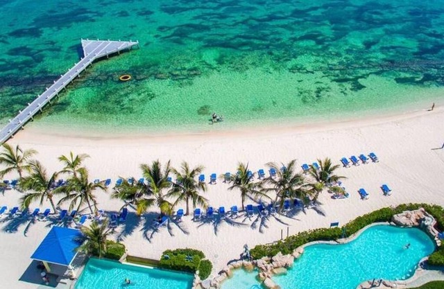 Sea Glass at the Reef - Luxury King Beach Front Condo On The Beach