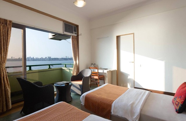 Sea Green Hotel