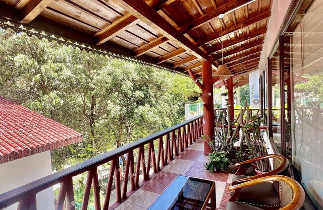 Sea Hawk Hill Resort - A Luxury Boutique Resort