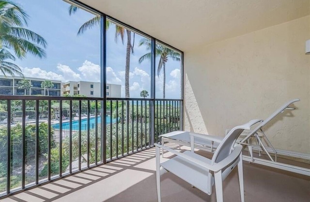 Sea Oats 143 2 Bedroom Condo by RedAwning