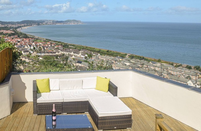VISTA AL PRECIO DEL MAR, ideal para familias en Old Colwyn, Ref 1000773