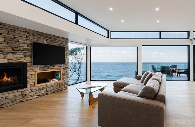 Sea Ranch - Couples retreat with ocean view bath or group getaway home