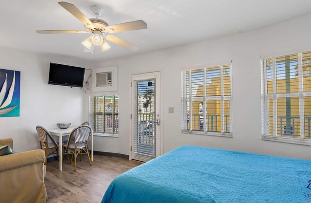 Sea Rocket 17 North Redington Beach Recientemente decorado Eficiencia de segundo piso