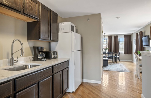 Sea Rose Suites