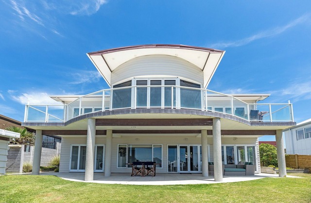 Sea Shells By The Shaw - Waihi Beach Holiday Home