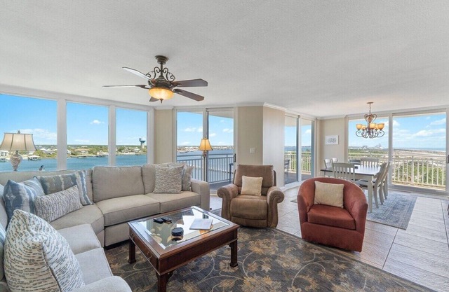 Sea Spray Riverside 815 Corner Unit