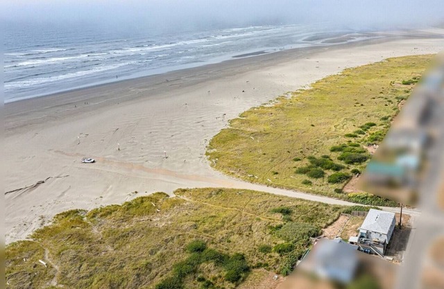 Sea Star Studio - Ocean View - Steps to the Beach, Dog Friendly