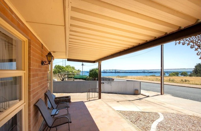 Sea the View, Wallaroo