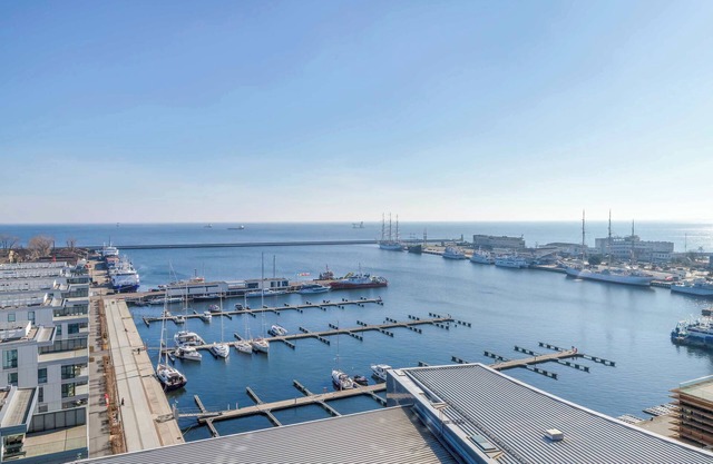 Sea Towers 6B | Modern Apartment | View