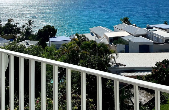 Sea view 2 bedroom apartment, Rêves bleus