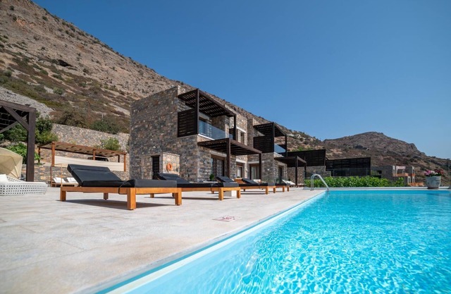 Sea View 5 bdr Villa with a heated pool hamam & access to private beach