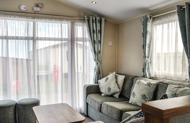 Sea View 59 - UK45586