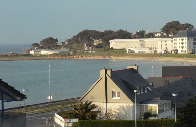 Apartamento con vistas a la playa de Trestel, de 2 a 4 personas, Côte de Granit Rose.
