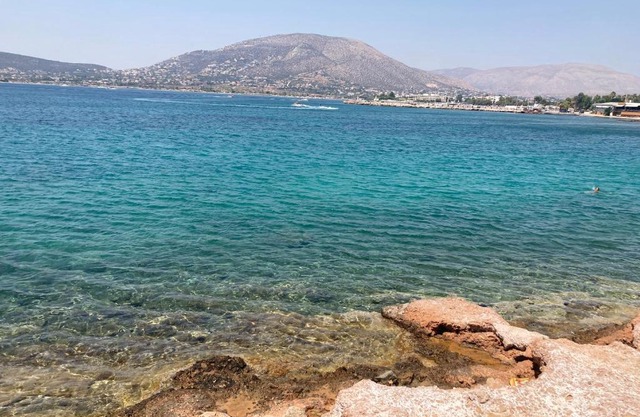Sea view apartment steps away from the Beach Anavyssos Palyaia Fokia