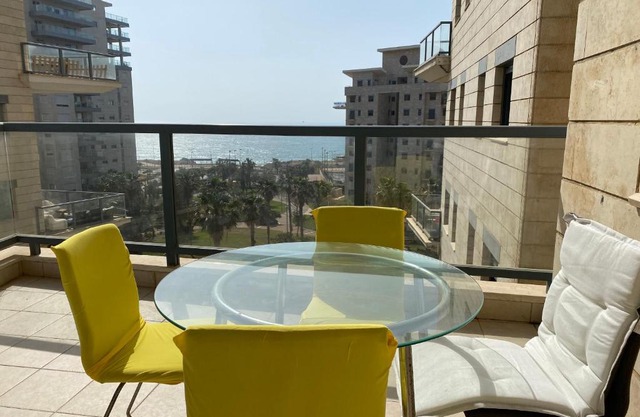 Sea View Apartment Near The Beach