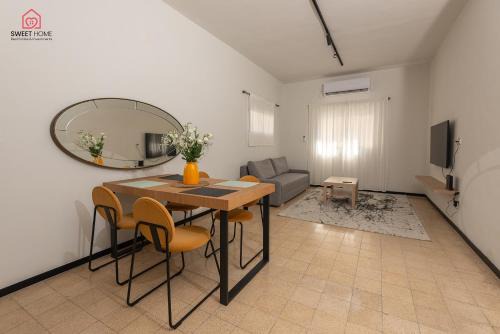 Sea view apartment with balcony