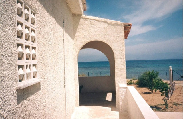 Apartamentos con vistas al mar en la playa de arena en la isla de Corfú (3) - Recientemente reformado