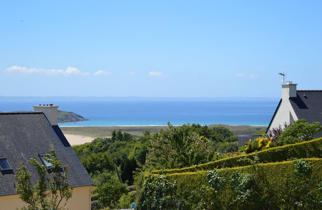 casa con vista al mar Península Crozontout 4 cómodamente. Cerca terraza Aber