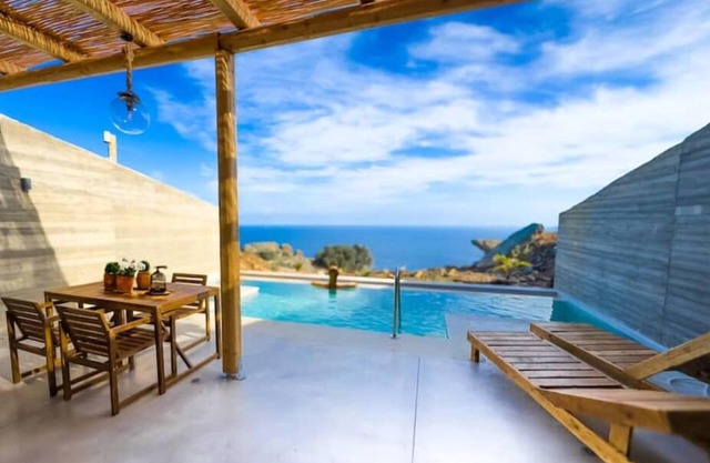 Sea view villa with private pool and hydro massage
