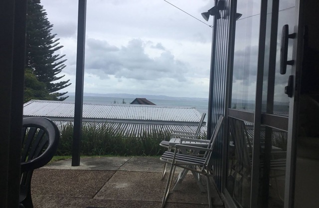Sea views, private garden by the beach