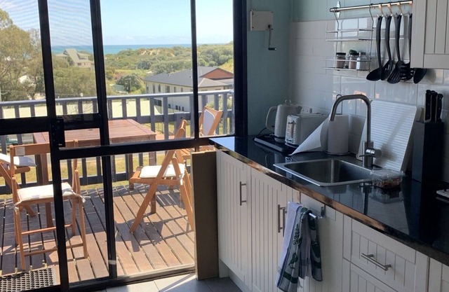 Sea Vista Cottage- apartment