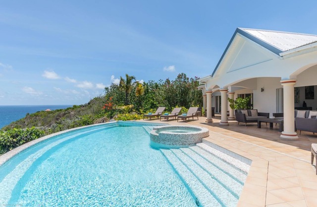 Seabird (1/3 Rooms) Luxury villa