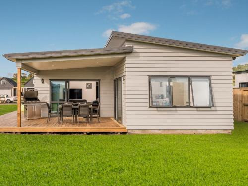 Seabliss - Cooks Beach Holiday Home