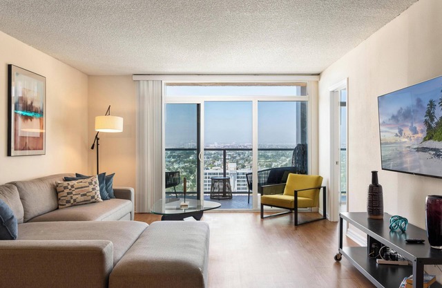 Seabreeze Sky Residence 3bd/2ba MDR+Venice+SM