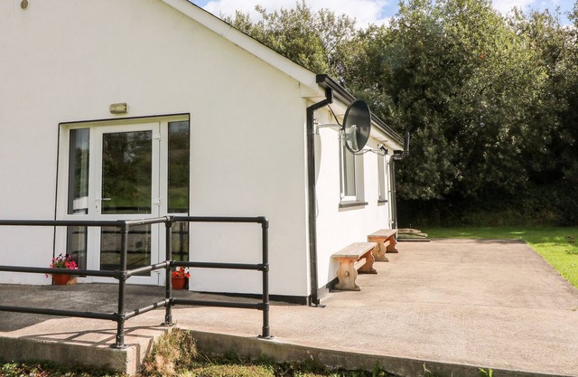 SEACHANGE ANNEXE, pet friendly in Ballygarrett, County Wexford