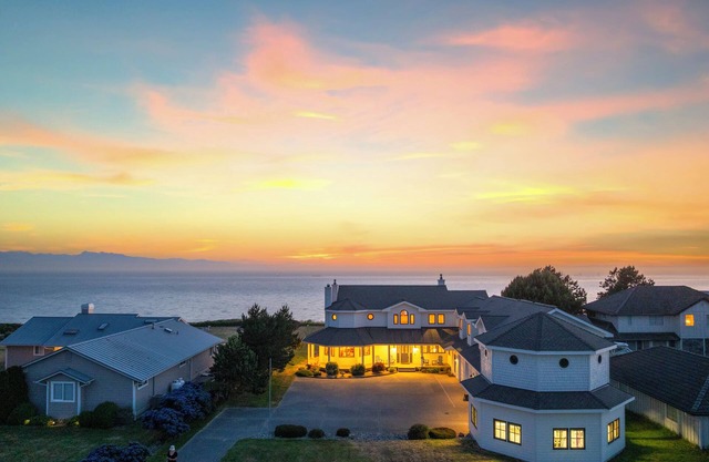 Seacliff Haven | Waterfront Luxury, Stunning Views, Hot Tub & Game Room