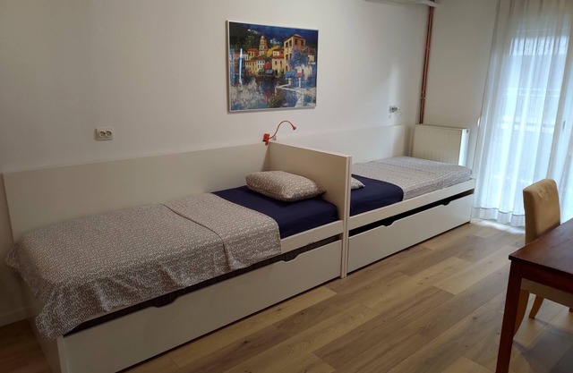 Pemptos-3bedroom-2bathroom-balcony-seaview