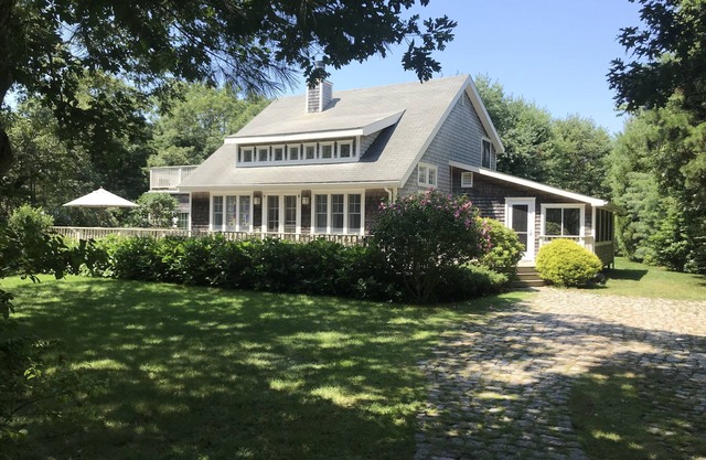 'Sea Glass Cottage', cerca de Edgartown y South Beach, a pie de Great Pond