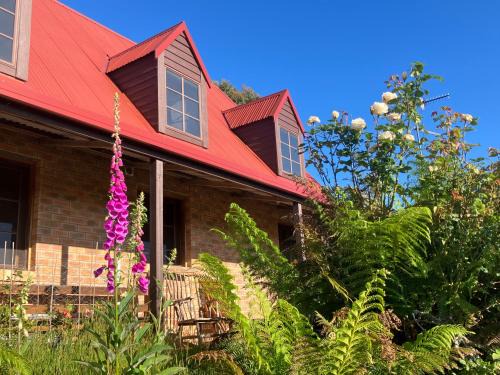 SeaHen Lodge