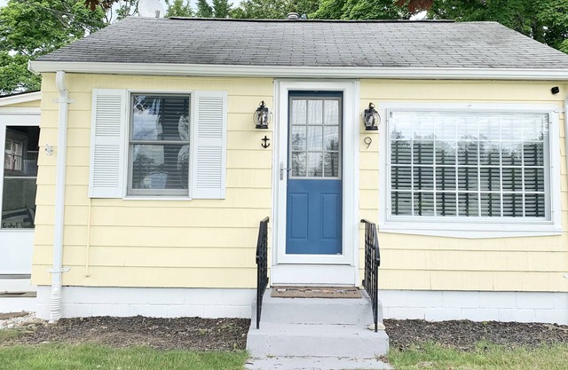 Seahorse Cottage- Walk to Beach