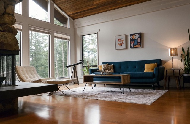 Seal Bay Guest House: Cozy comfort, trails to explore, and space to relax.