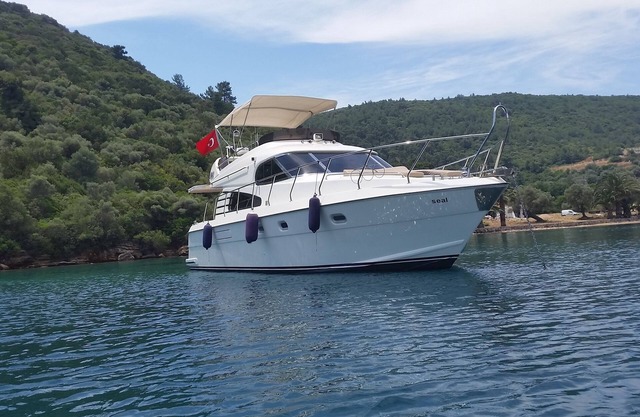 Seal Motor Yacht disponible para alquileres de día y de varios días en Antalya