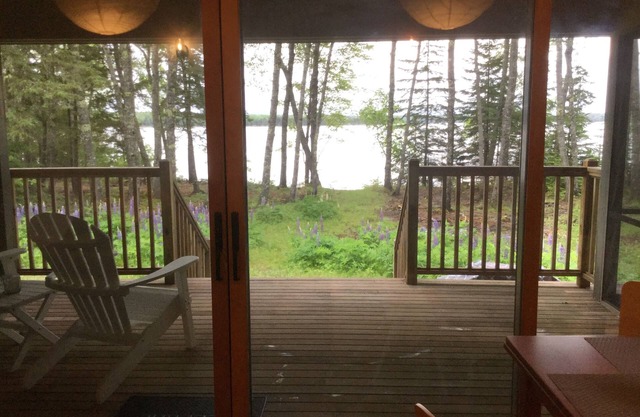 Seal Point Waterfront Cottage