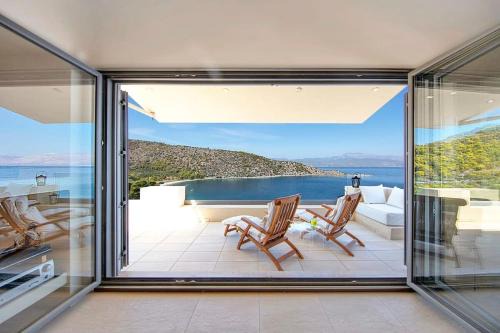 Sealicious Crystal Retreat - The Ultimate Getaway