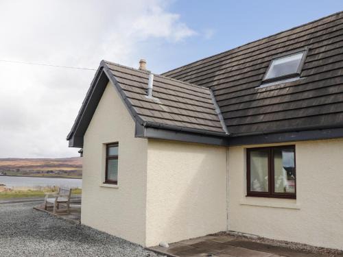 Sealladh an Locha Cottage